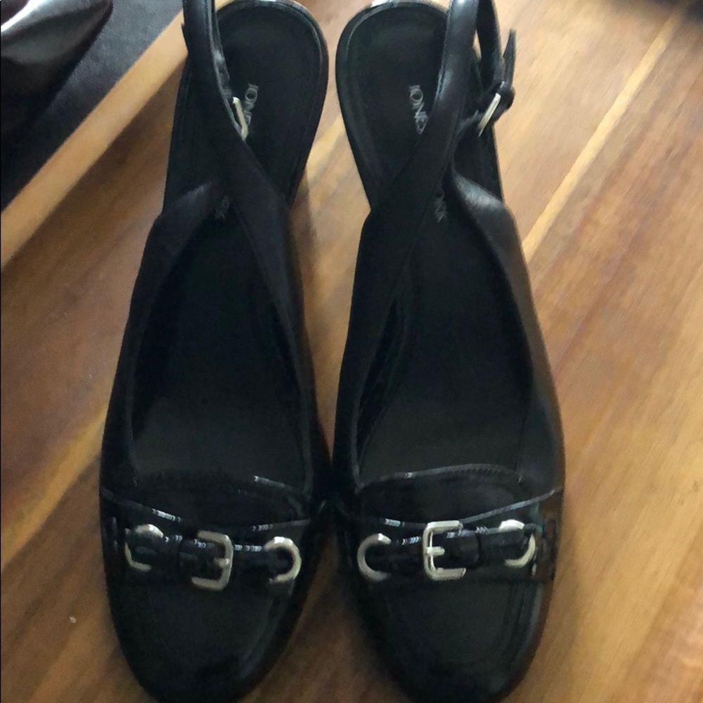 Jones of New York Genuine Leather strapped heel.